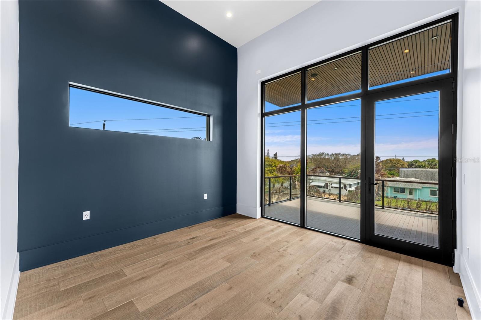 NEW SMYRNA BRIDGE & INV CO 01 - Residential