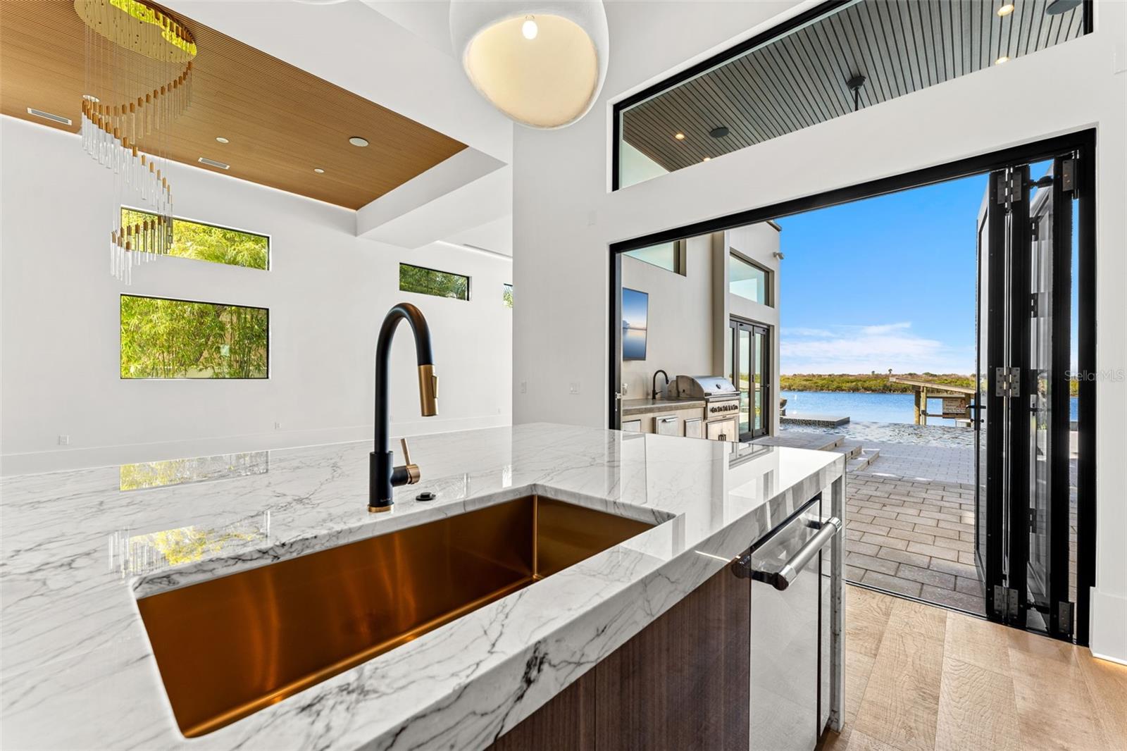 NEW SMYRNA BRIDGE & INV CO 01 - Residential