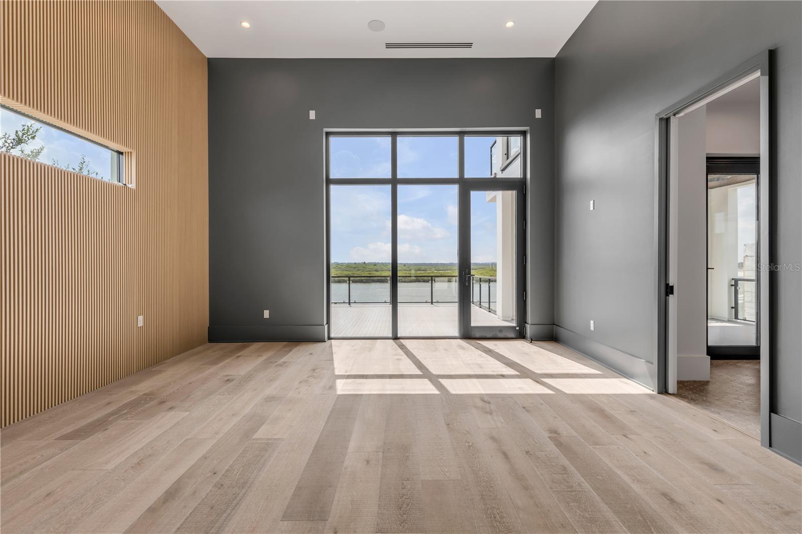 NEW SMYRNA BRIDGE & INV CO 01 - Residential