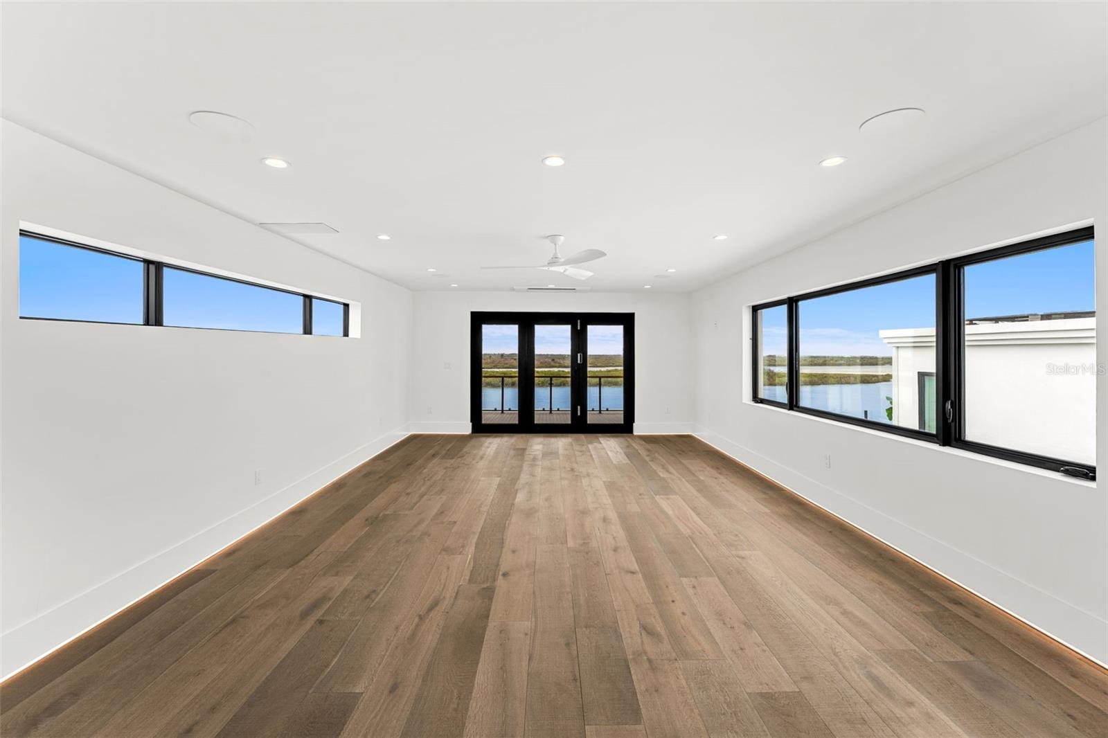 NEW SMYRNA BRIDGE & INV CO 01 - Residential