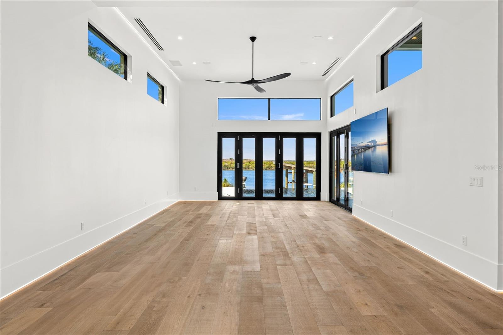 NEW SMYRNA BRIDGE & INV CO 01 - Residential