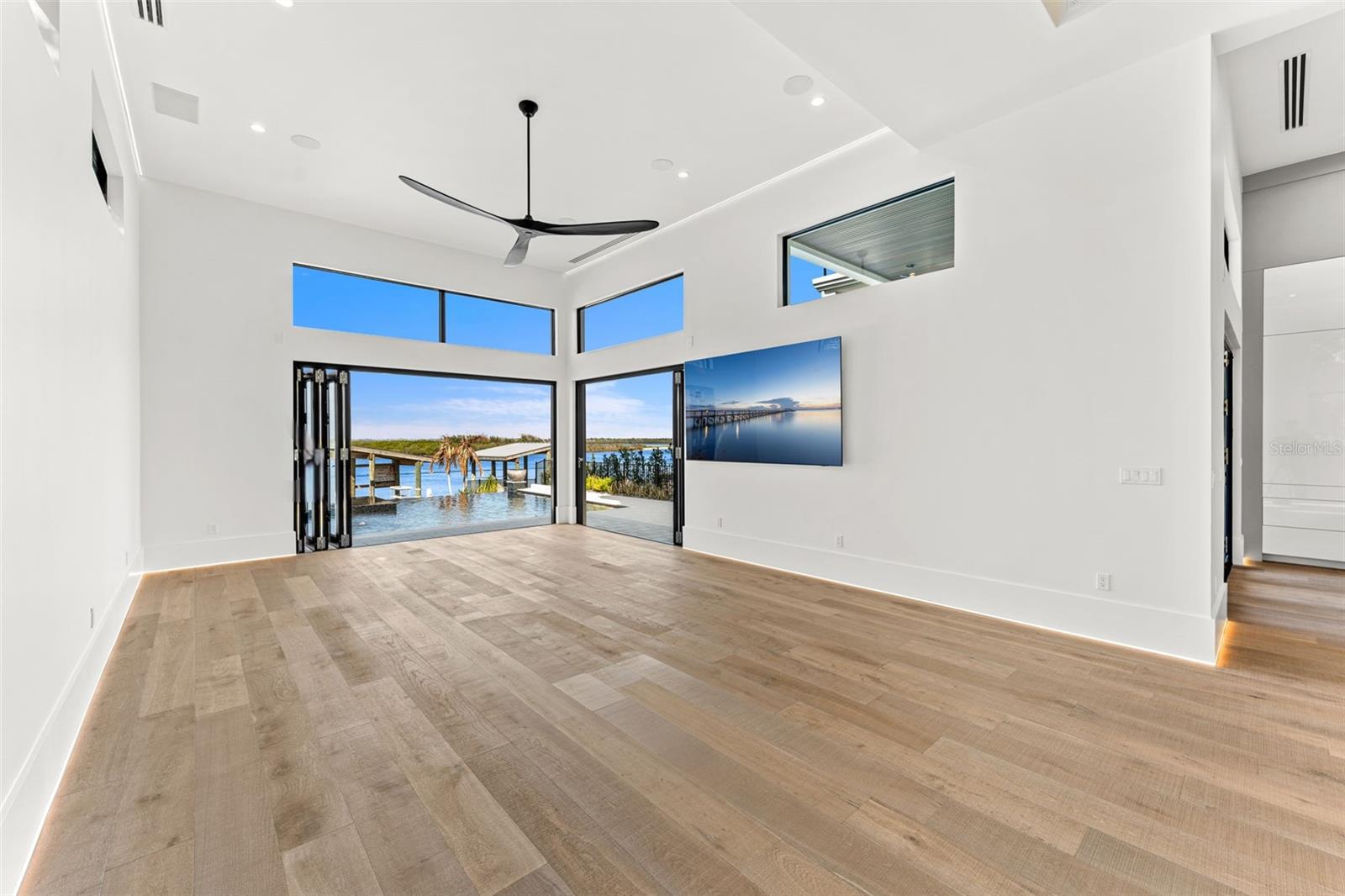 NEW SMYRNA BRIDGE & INV CO 01 - Residential