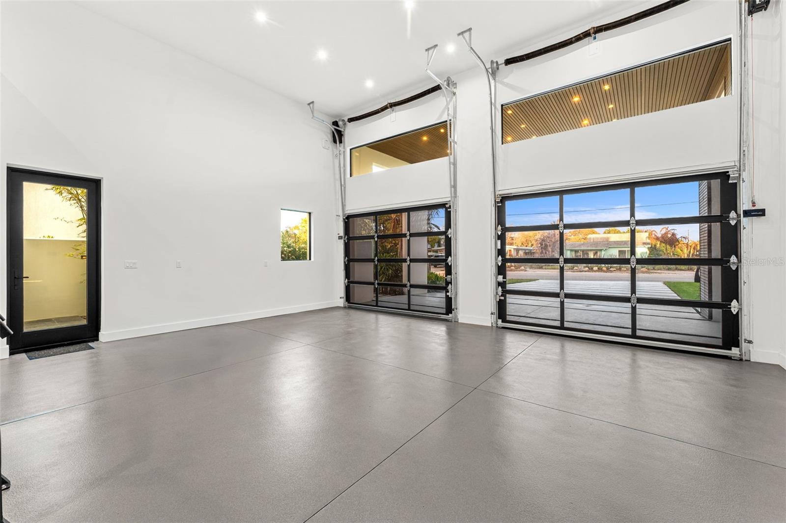 NEW SMYRNA BRIDGE & INV CO 01 - Residential