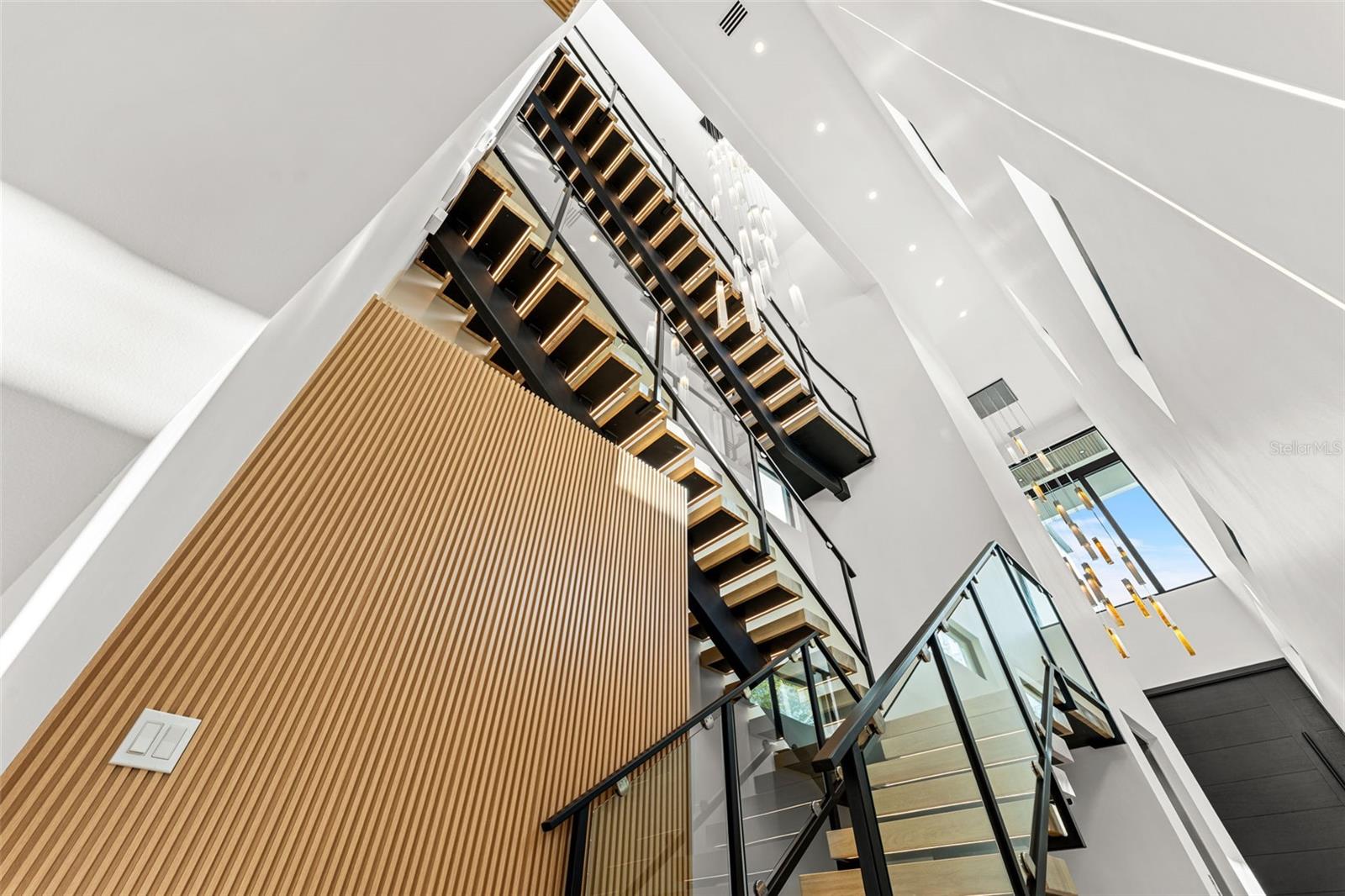 NEW SMYRNA BRIDGE & INV CO 01 - Residential