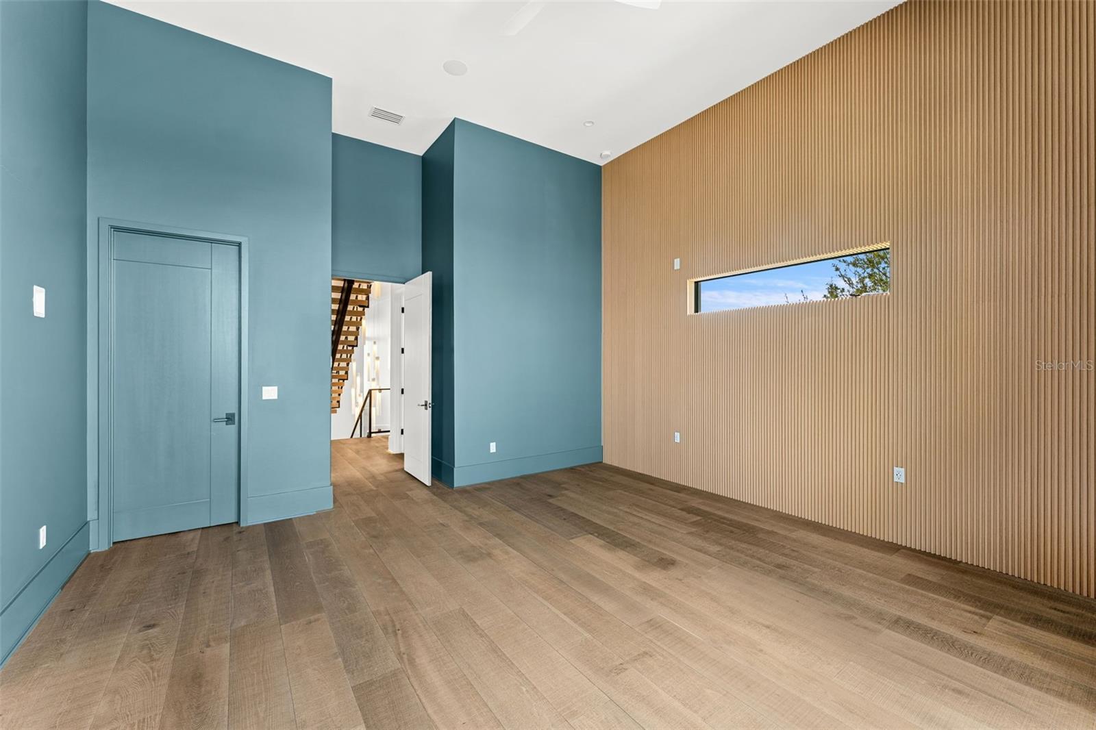 NEW SMYRNA BRIDGE & INV CO 01 - Residential