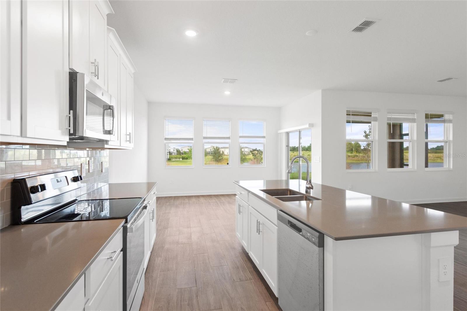 STONEYBROOK SOUTH NORTH PRCL PH 1 - Residential Lease