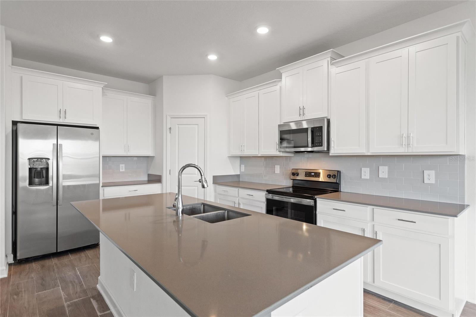 STONEYBROOK SOUTH NORTH PRCL PH 1 - Residential Lease