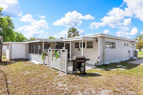 Tiny photo for 11504 Hickory Lane, Tavares, FL 32778 (MLS # O6393253)