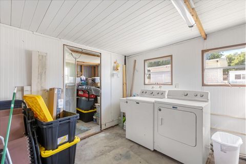 Tiny photo for 11504 Hickory Lane, Tavares, FL 32778 (MLS # O6393253)