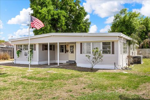 Tiny photo for 11504 Hickory Lane, Tavares, FL 32778 (MLS # O6393253)