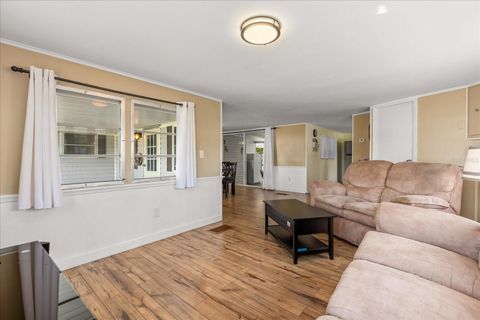 Tiny photo for 11504 Hickory Lane, Tavares, FL 32778 (MLS # O6393253)