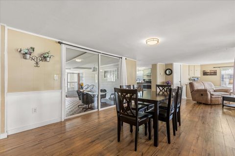 Tiny photo for 11504 Hickory Lane, Tavares, FL 32778 (MLS # O6393253)