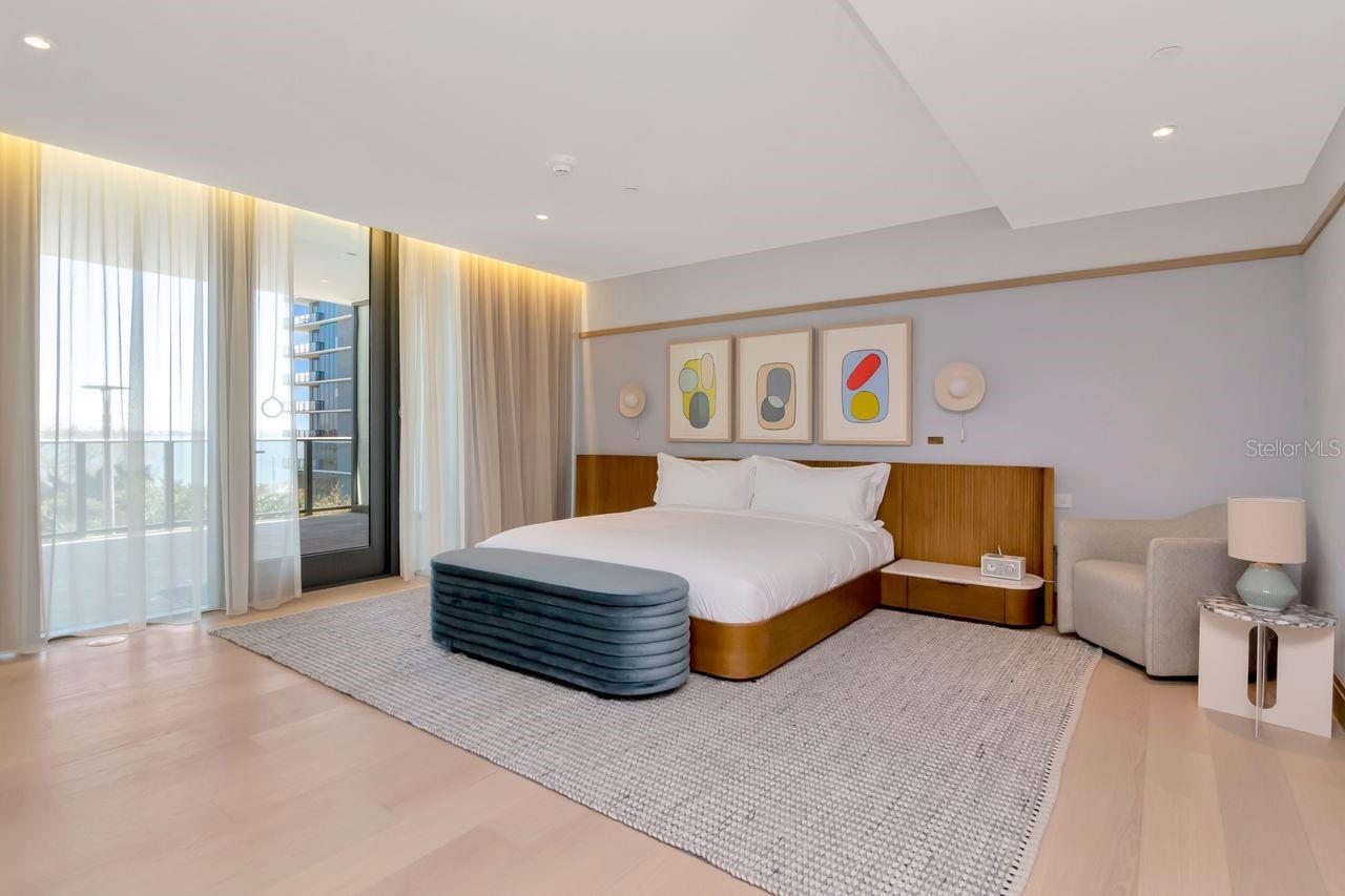 RITZ CARLTON RESIDENCES TOWER II - Residential