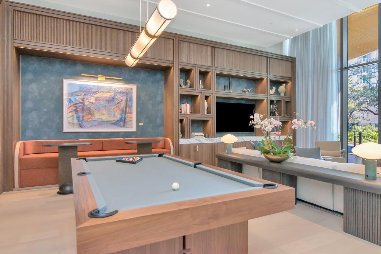 RITZ CARLTON RESIDENCES TOWER II - Residential