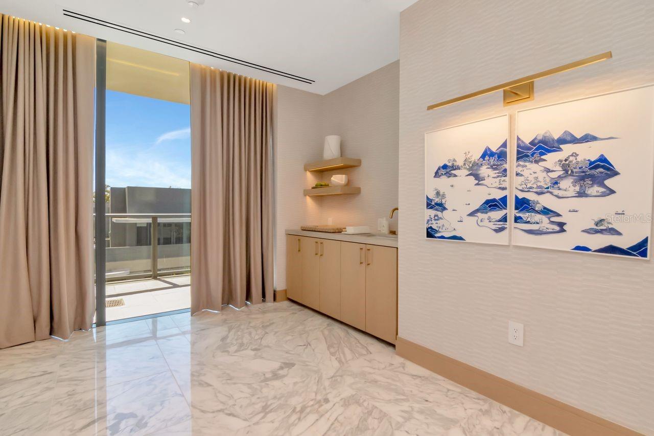 RITZ CARLTON RESIDENCES TOWER II - Residential