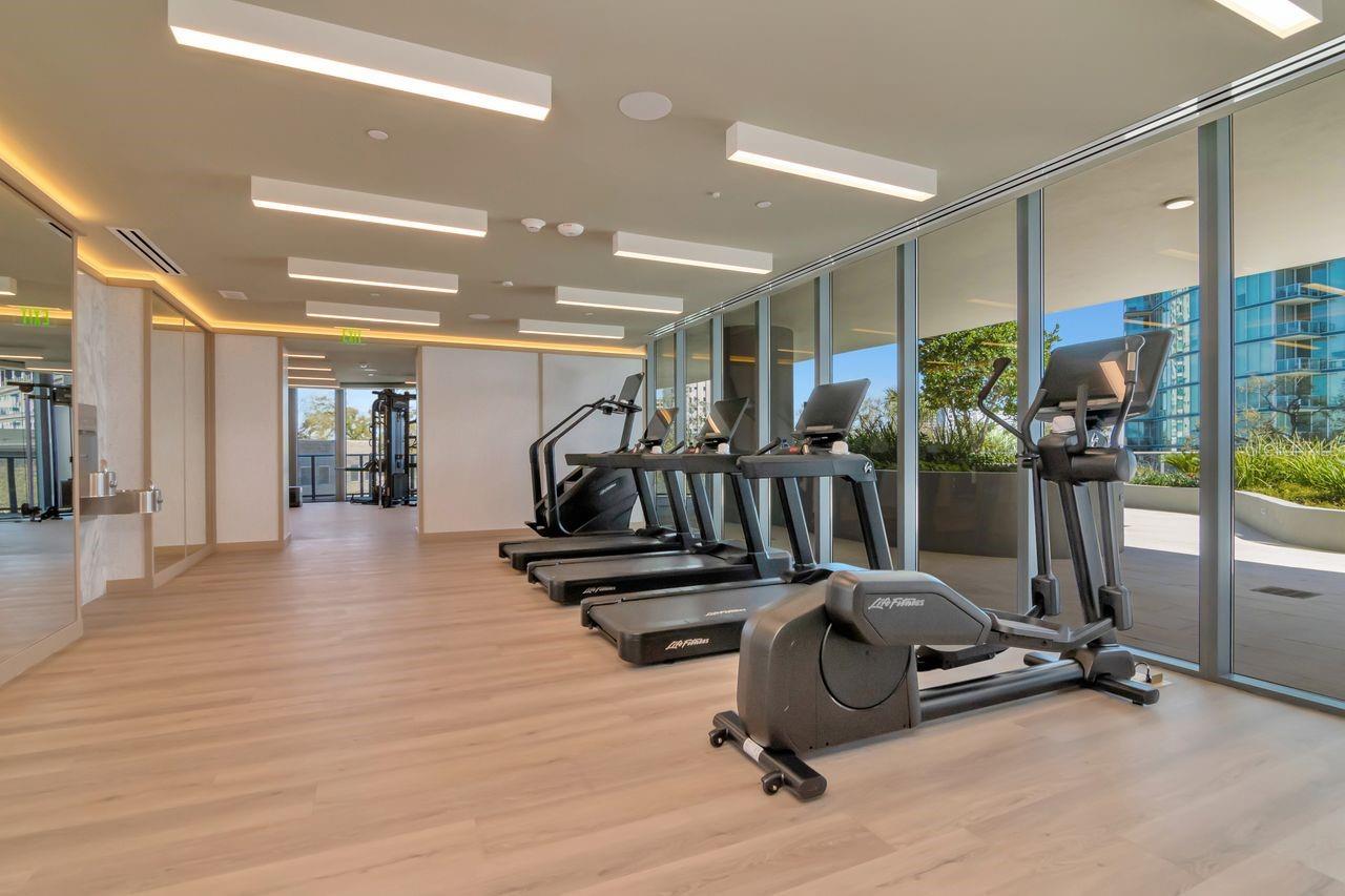 RITZ CARLTON RESIDENCES TOWER II - Residential