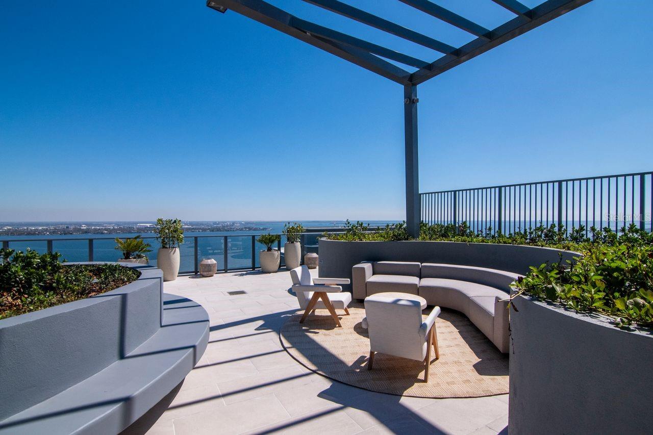 RITZ CARLTON RESIDENCES TOWER II - Residential