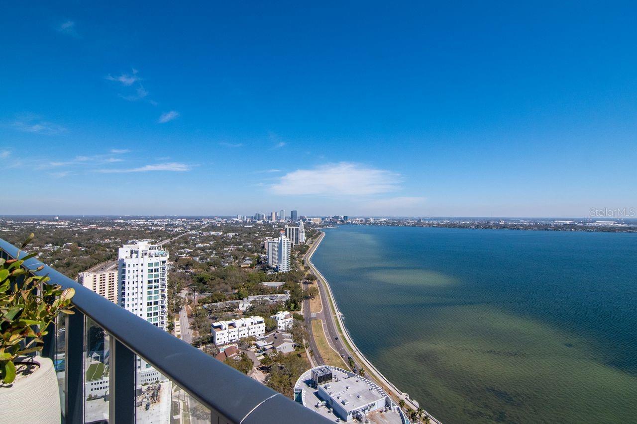 RITZ CARLTON RESIDENCES TOWER II - Residential