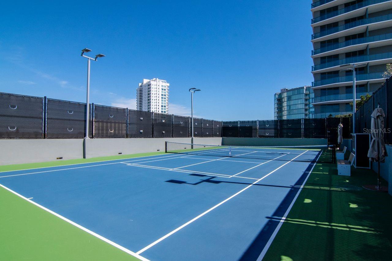 RITZ CARLTON RESIDENCES TOWER II - Residential