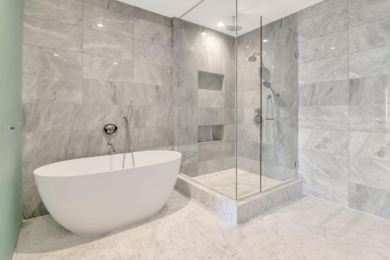 RITZ CARLTON RESIDENCES TOWER II - Residential