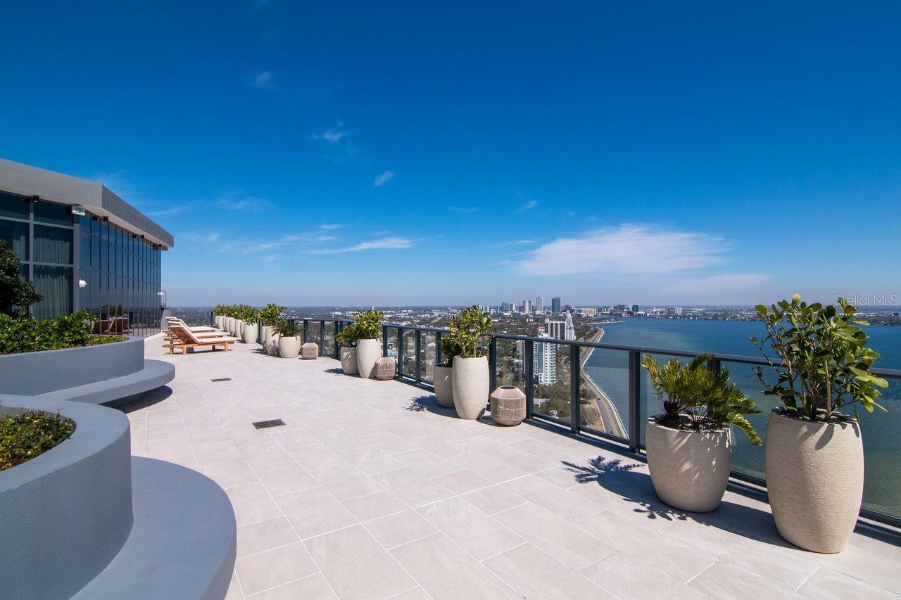 RITZ CARLTON RESIDENCES TOWER II - Residential