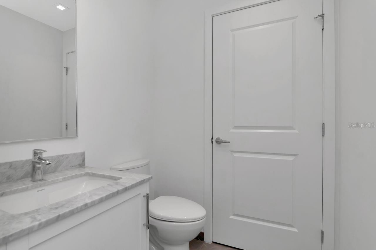 RITZ CARLTON RESIDENCES TOWER II - Residential