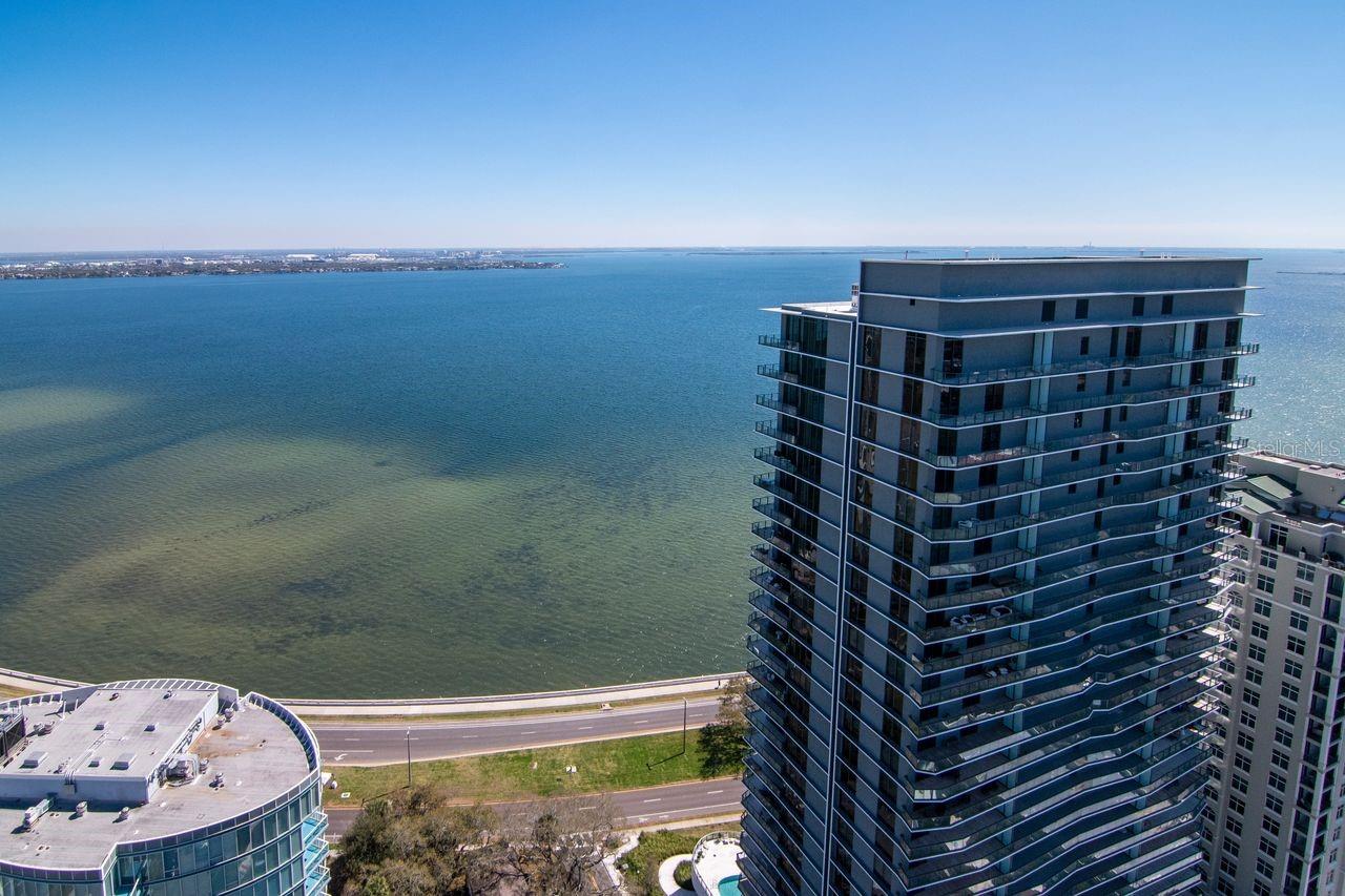 RITZ CARLTON RESIDENCES TOWER II - Residential