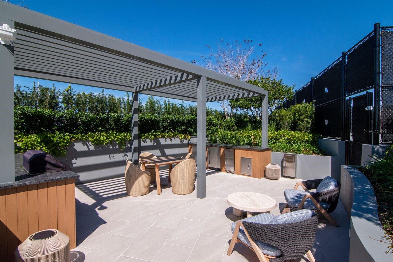 RITZ CARLTON RESIDENCES TOWER II - Residential