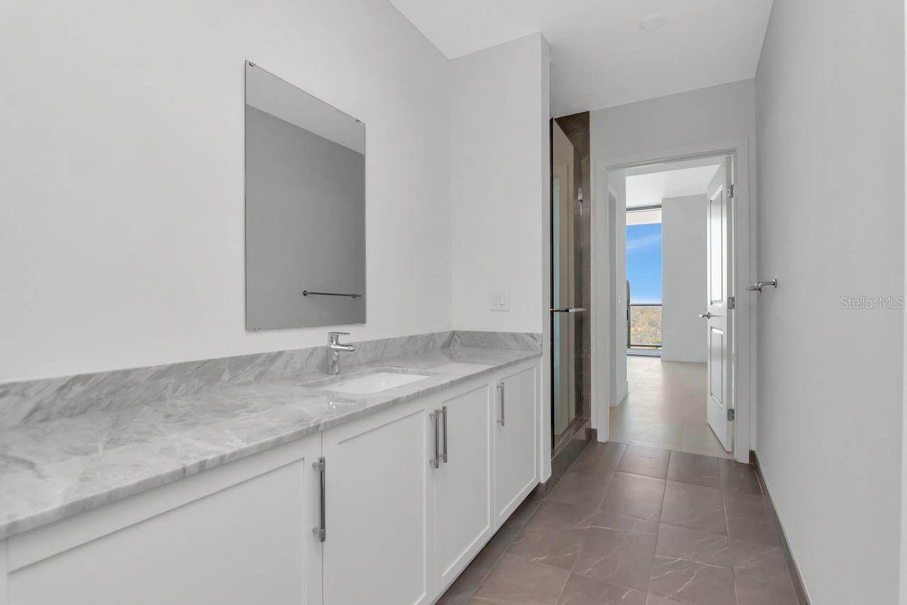 RITZ CARLTON RESIDENCES TOWER II - Residential