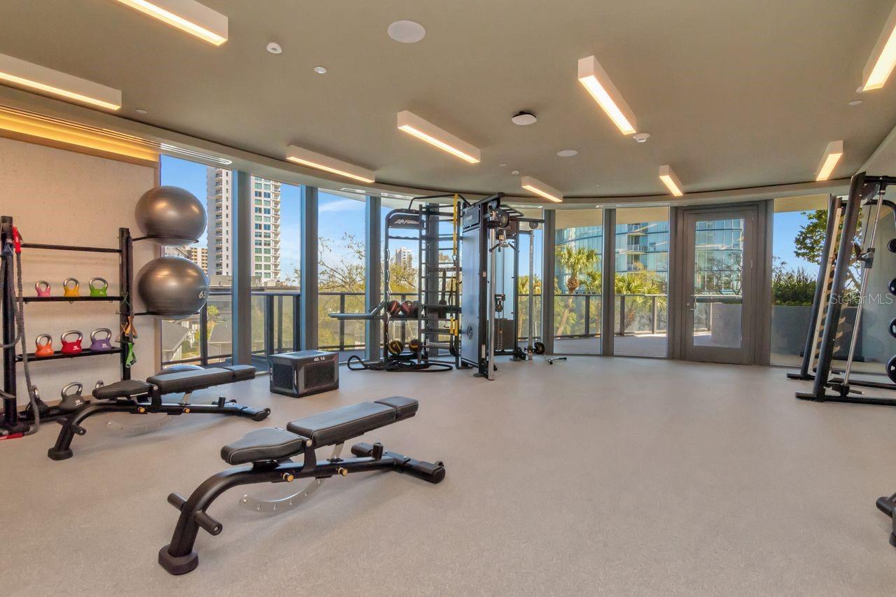 RITZ CARLTON RESIDENCES TOWER II - Residential