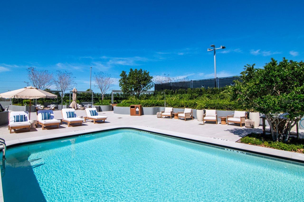 RITZ CARLTON RESIDENCES TOWER II - Residential