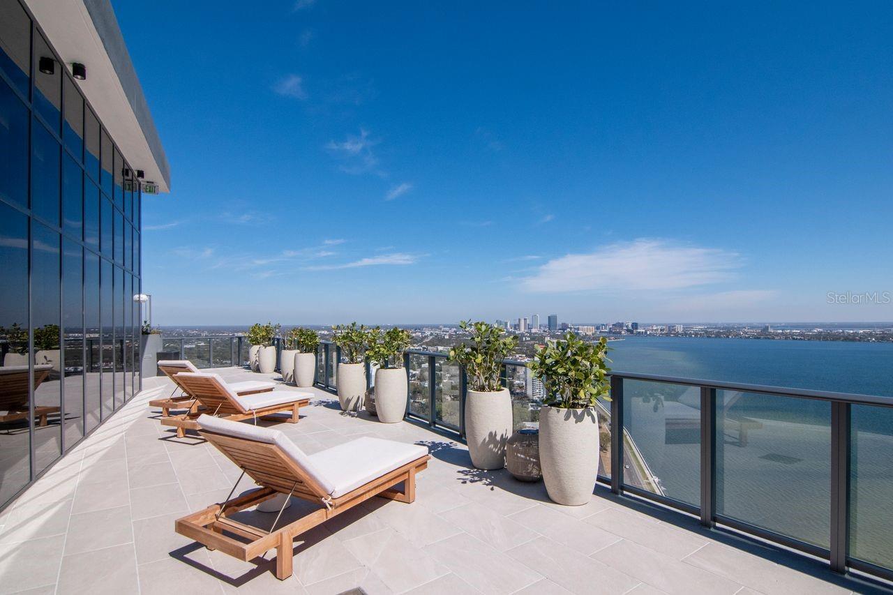 RITZ CARLTON RESIDENCES TOWER II - Residential