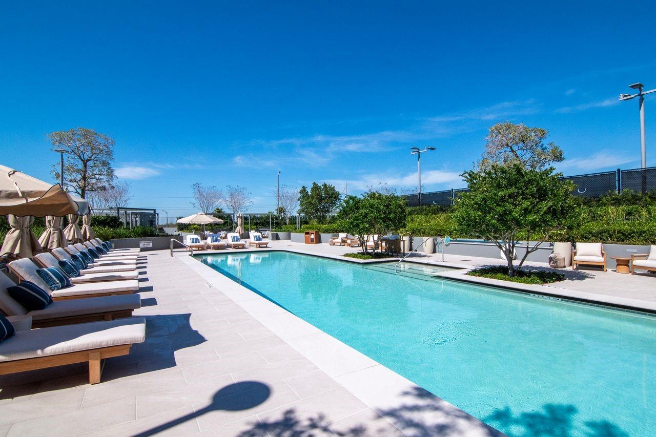 RITZ CARLTON RESIDENCES TOWER II - Residential