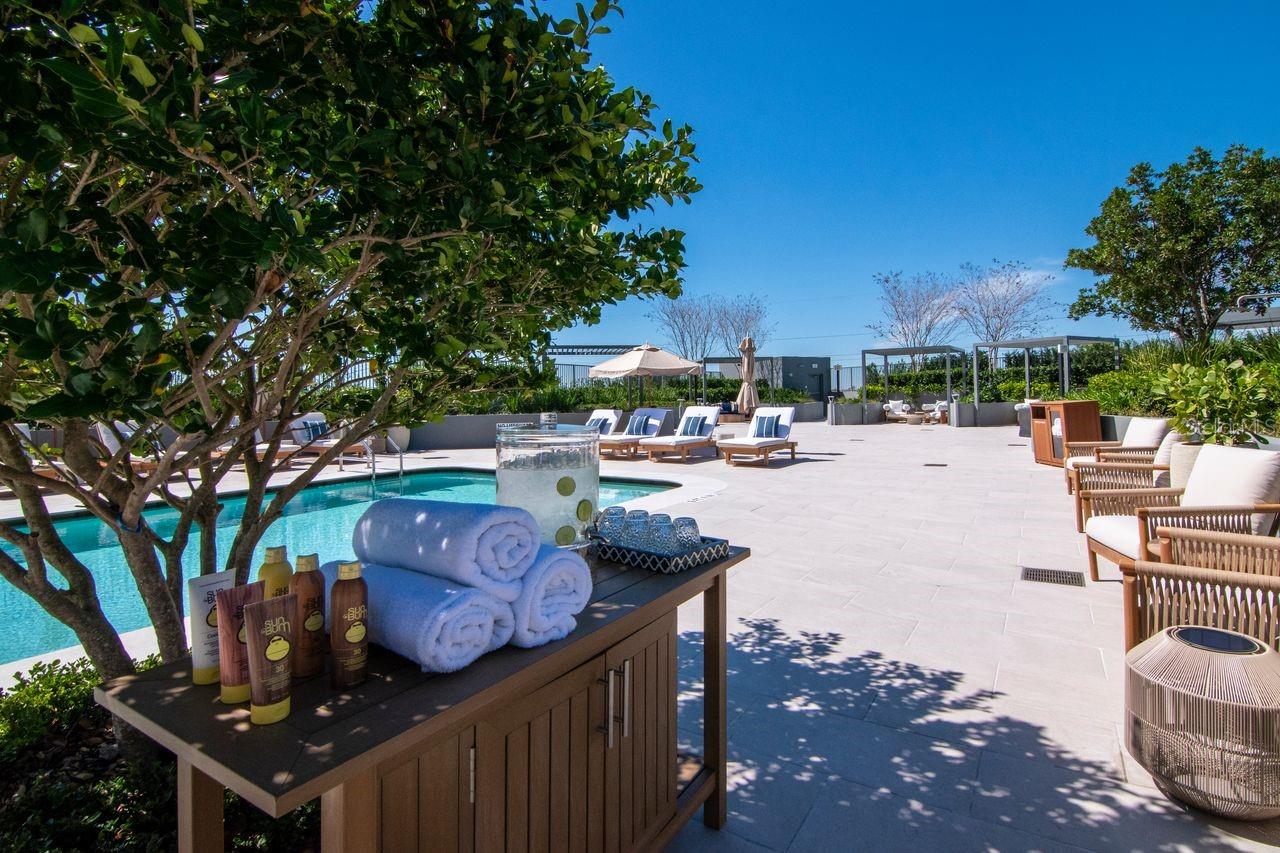 RITZ CARLTON RESIDENCES TOWER II - Residential