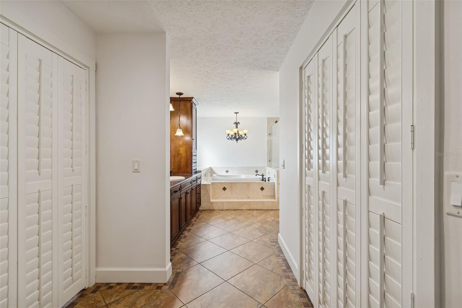 CRENSHAW LAKES - Residential