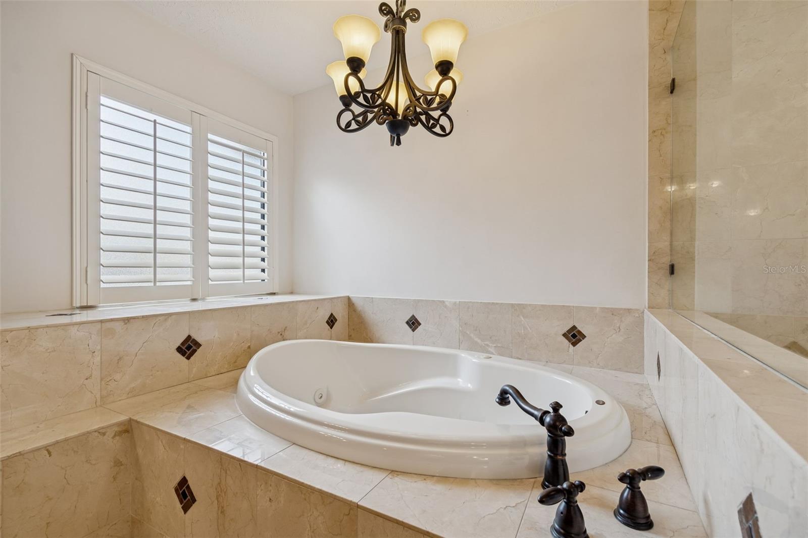 CRENSHAW LAKES - Residential