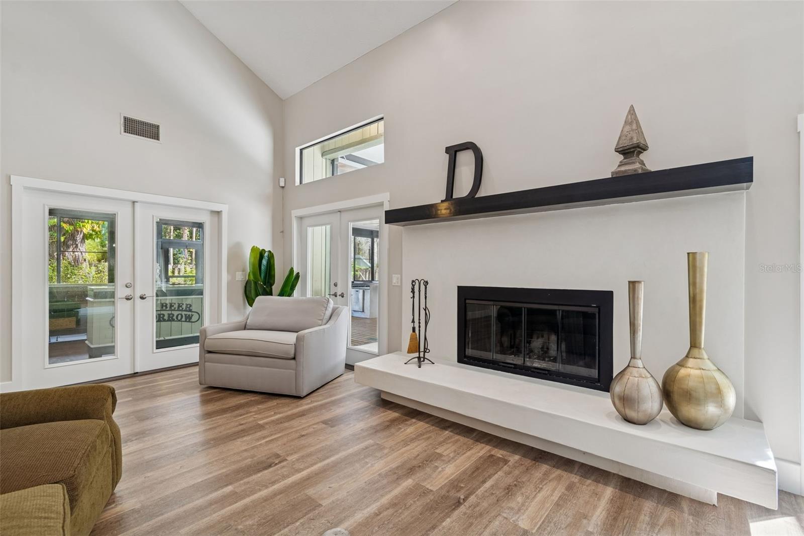 CRENSHAW LAKES - Residential