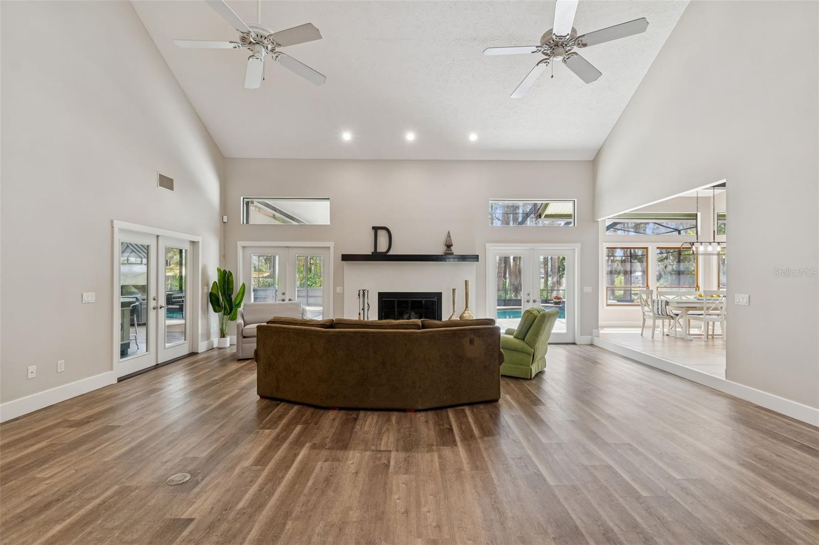 CRENSHAW LAKES - Residential