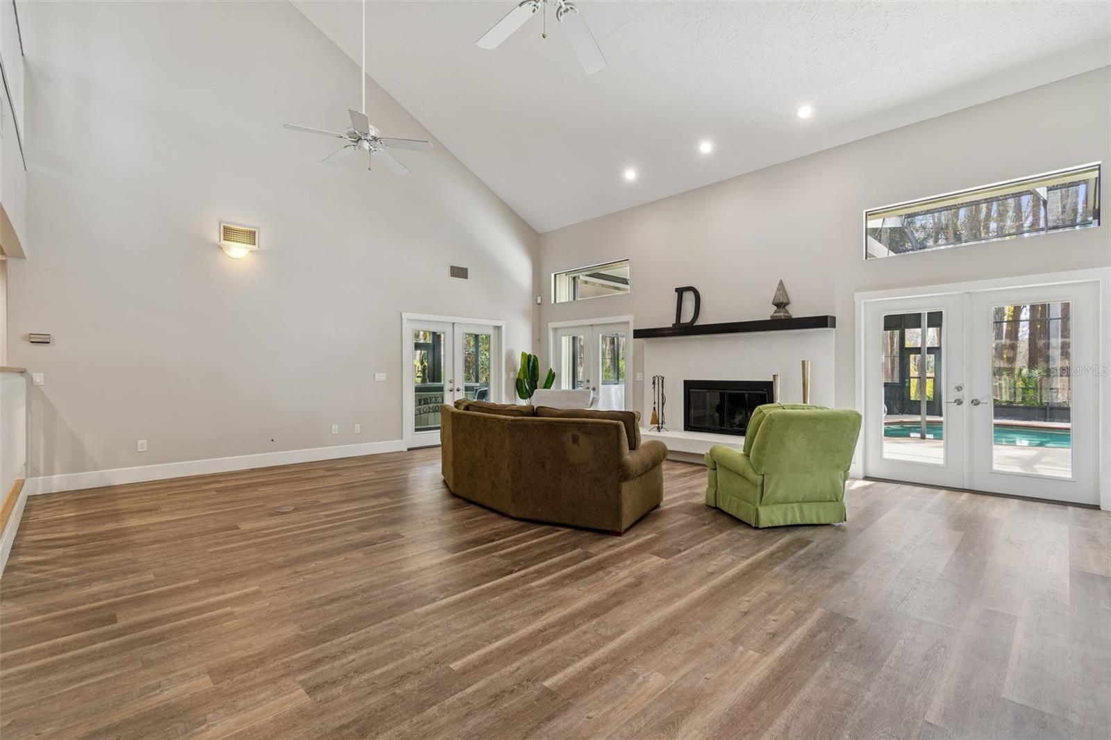 CRENSHAW LAKES - Residential