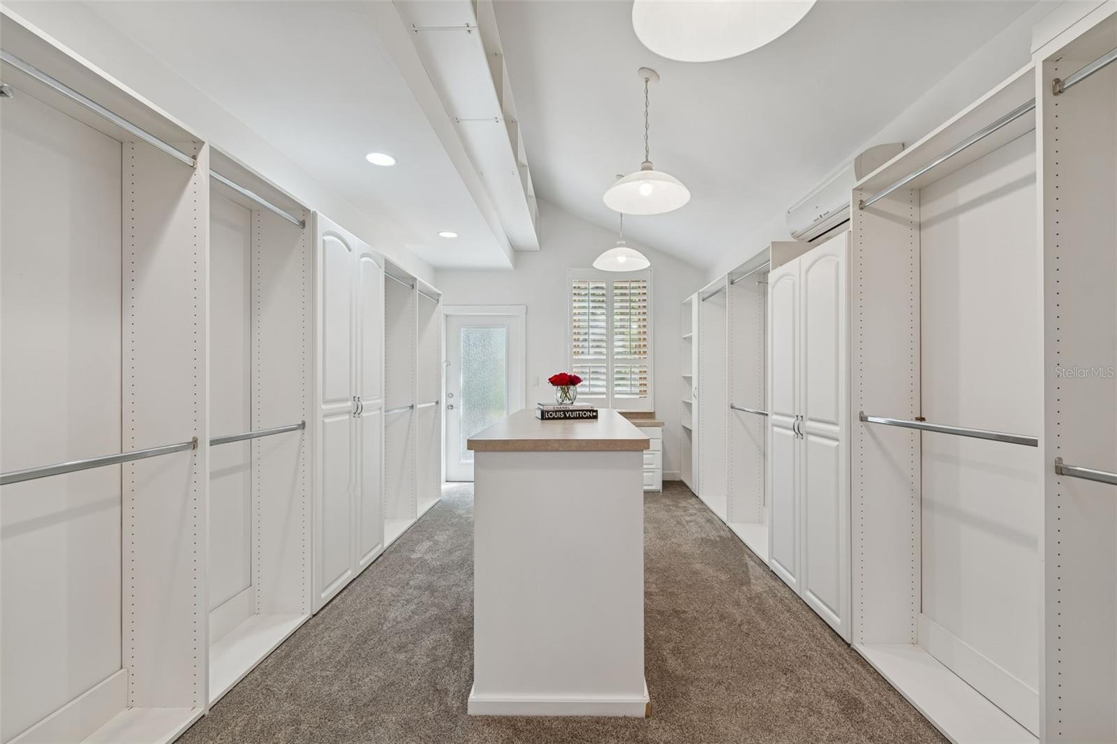 CRENSHAW LAKES - Residential