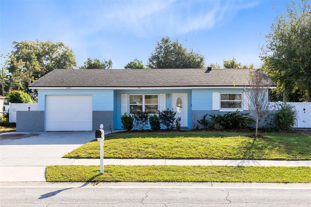 Photo of 439 Longwood Circle, Longwood, FL 32750 (MLS # O6366762)