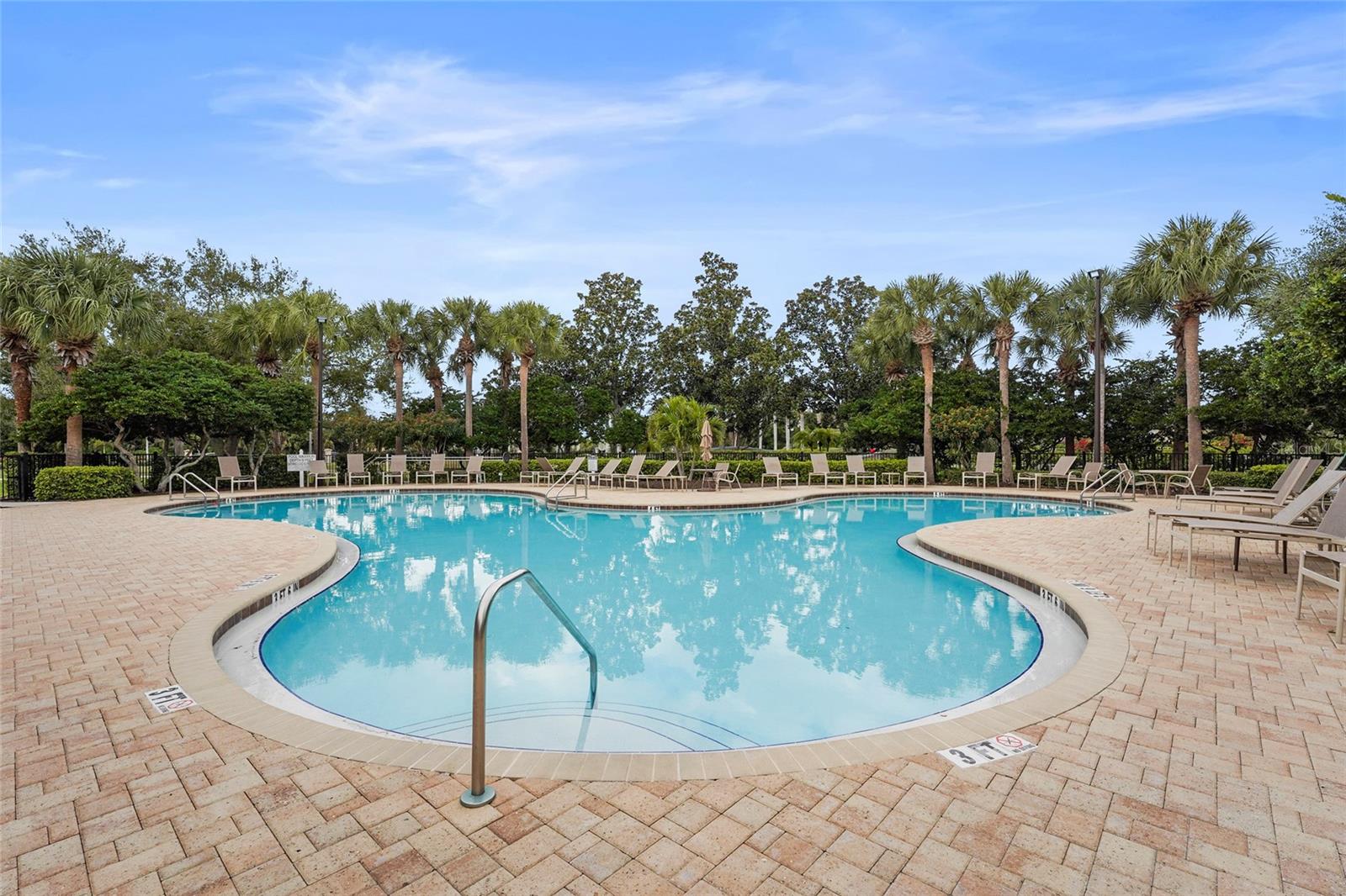 PALMA SOLA TRACE - Residential