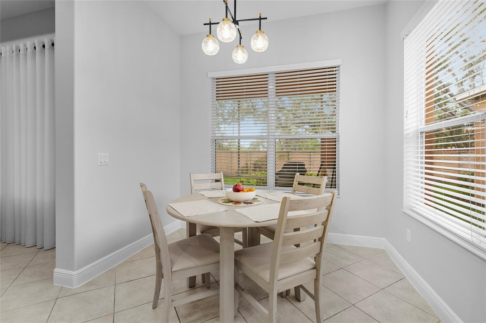 PALMA SOLA TRACE - Residential