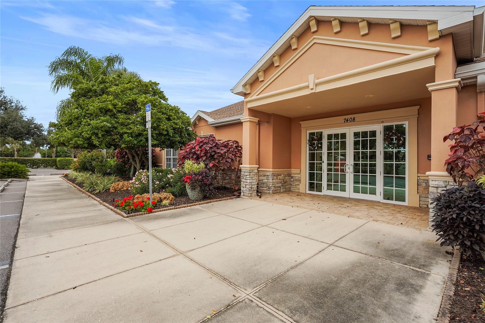 PALMA SOLA TRACE - Residential