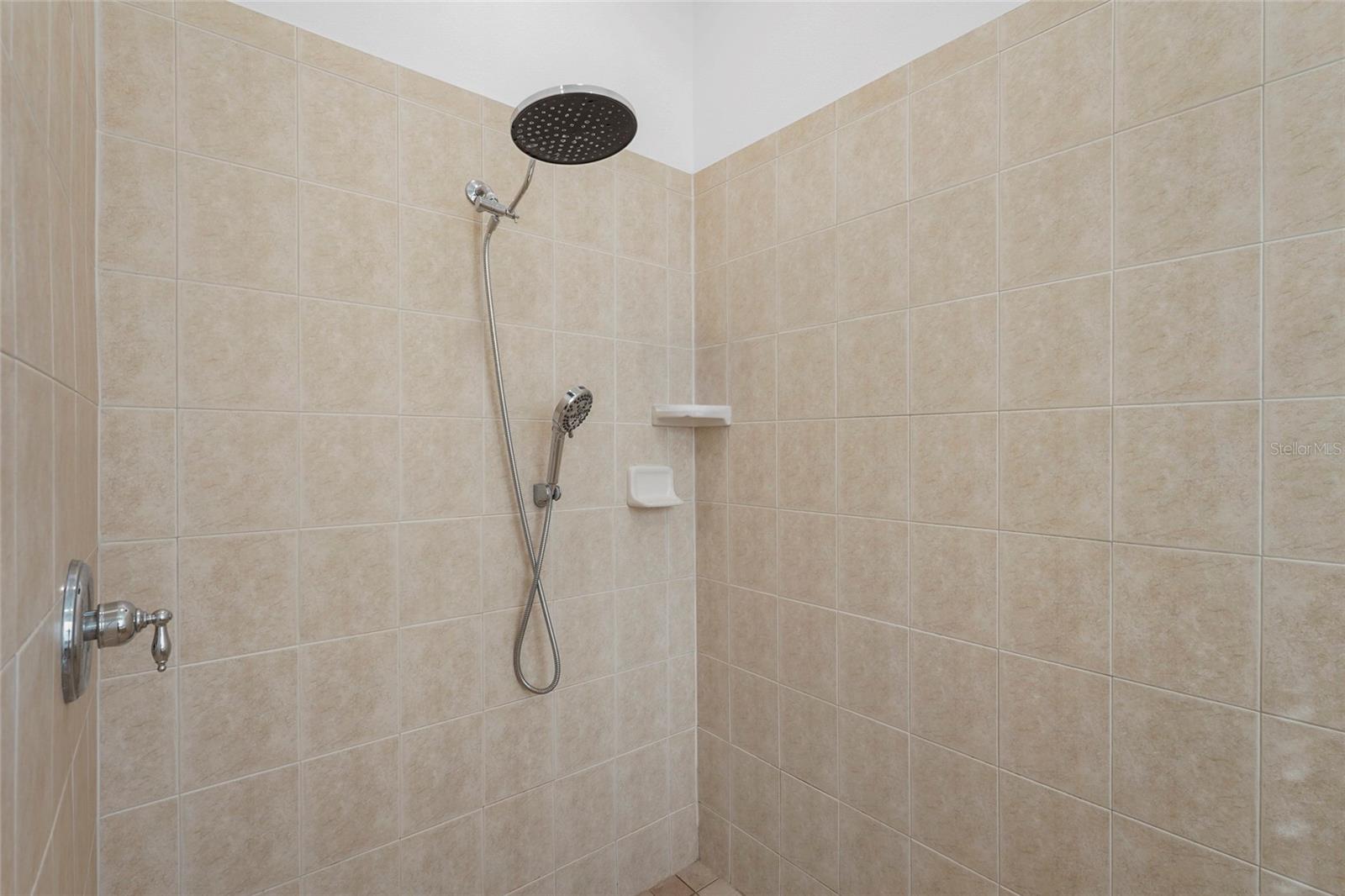 PALMA SOLA TRACE - Residential