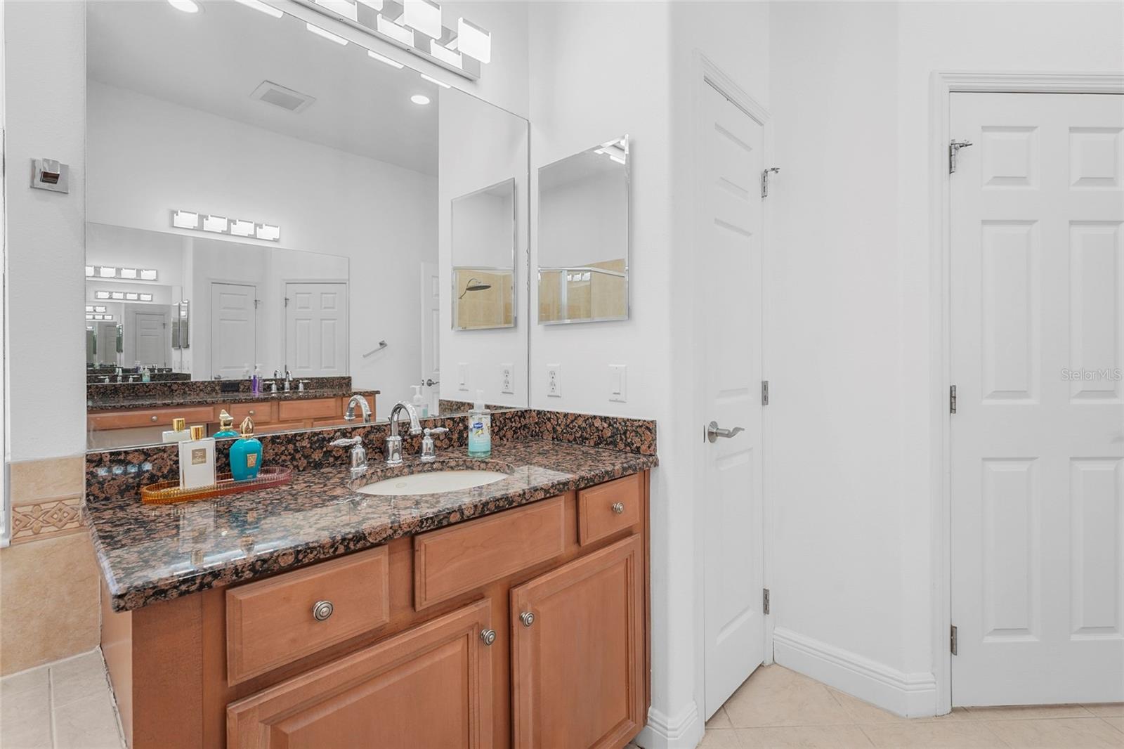 PALMA SOLA TRACE - Residential