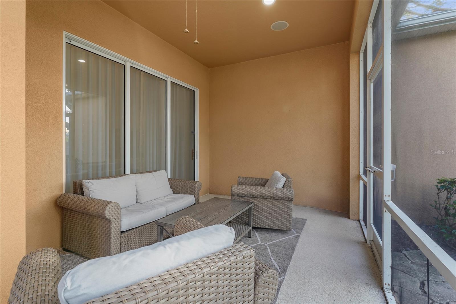 PALMA SOLA TRACE - Residential