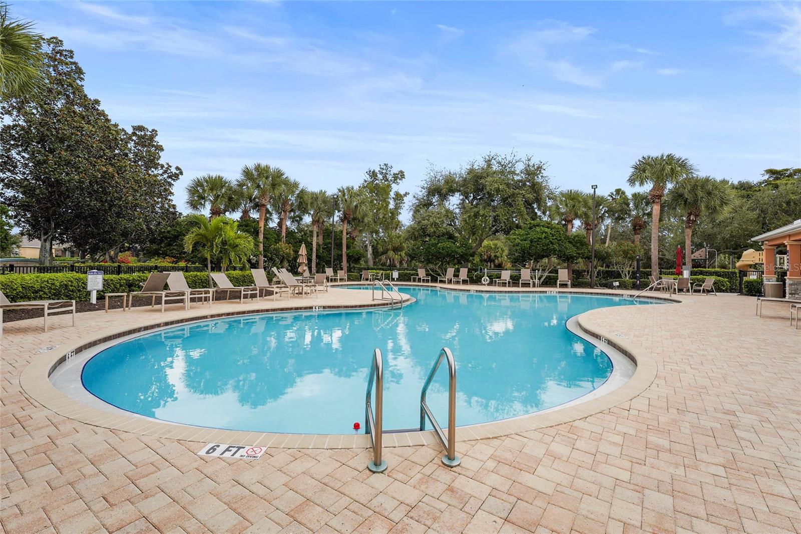 PALMA SOLA TRACE - Residential