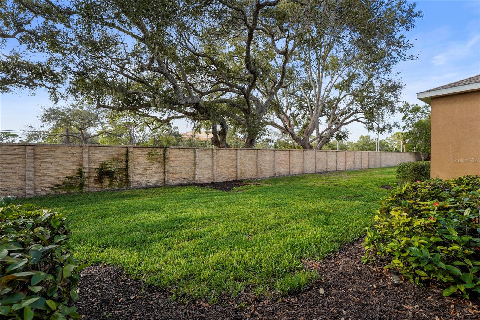 PALMA SOLA TRACE - Residential