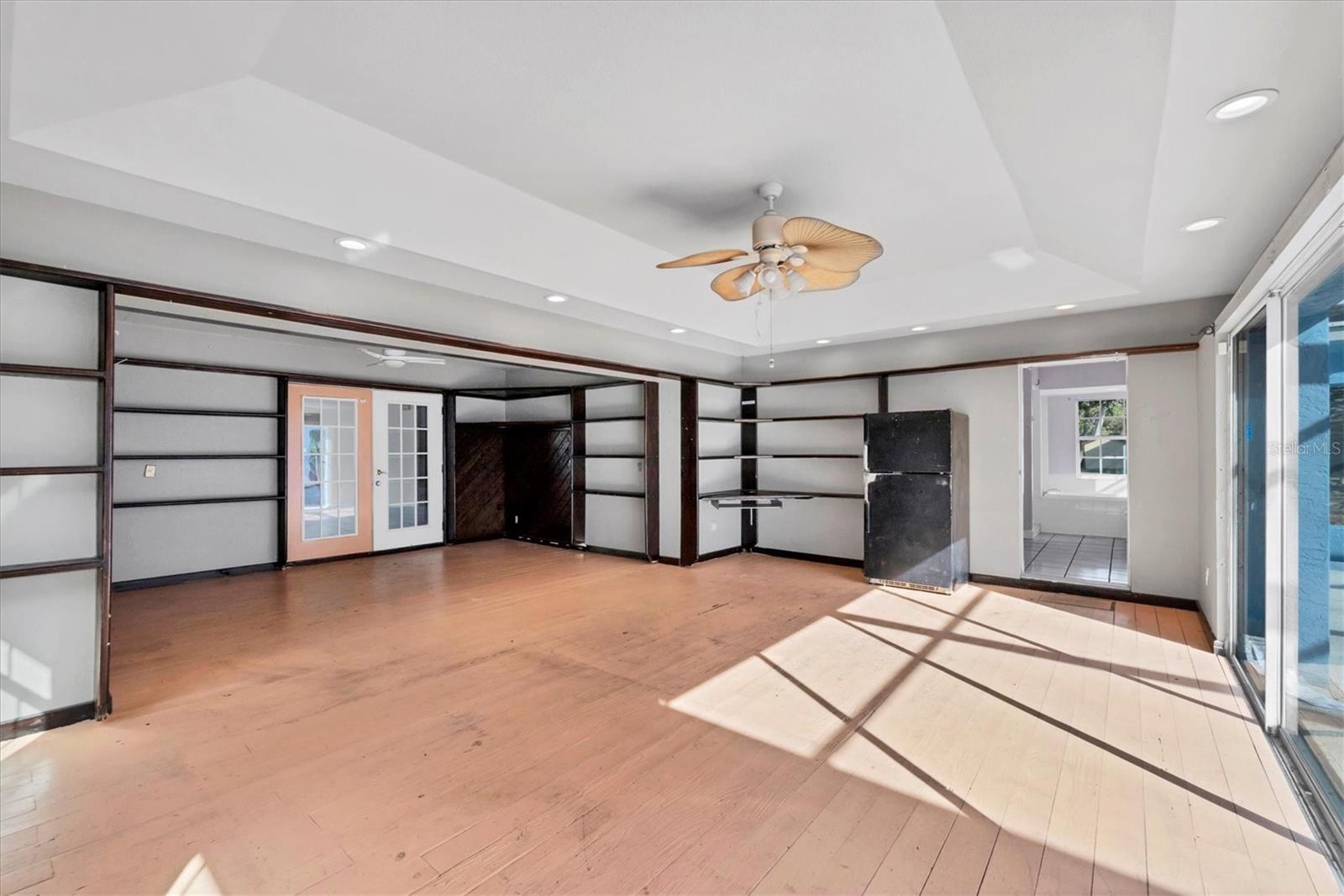 SOUTH VENICE - Residential